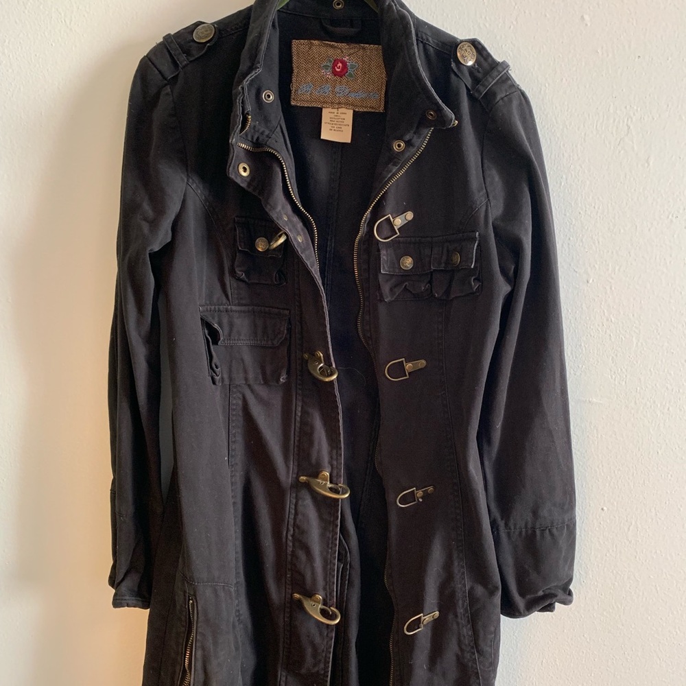 Bb Dakota long black jacket with brass clasps